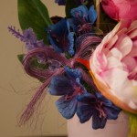 decor floral in vaza de ceramica