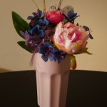 decor floral in vaza de ceramica